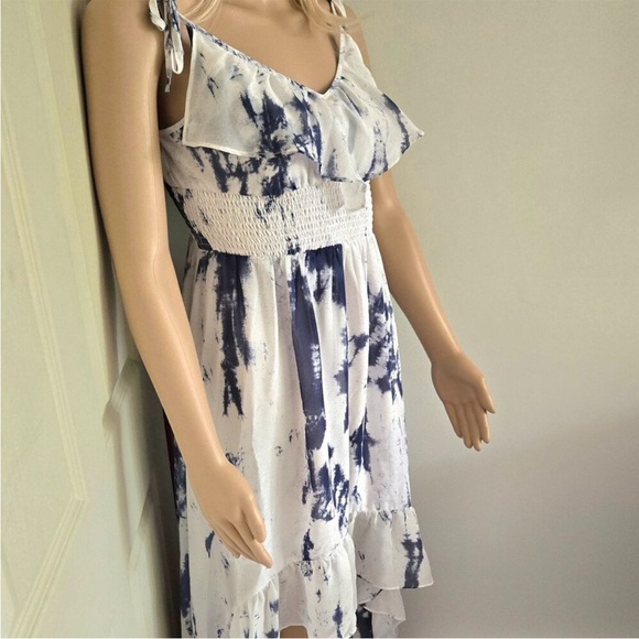 Guess High/ Low Tie-dyed Ruffle Midi/ Maxi long dress.
Size: XS - Picture 5 of 15